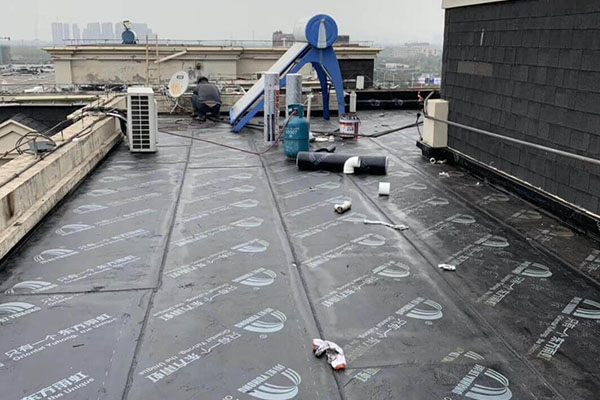 北京順義衛(wèi)生間防水堵漏：衛(wèi)生間漏水不想砸地面怎么辦？